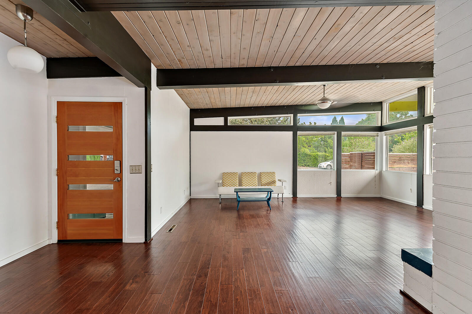 Country Club Manor - Residential