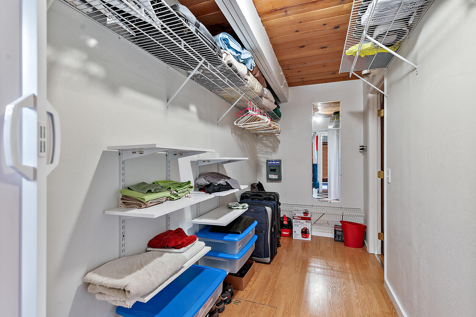 Country Club Manor - Residential