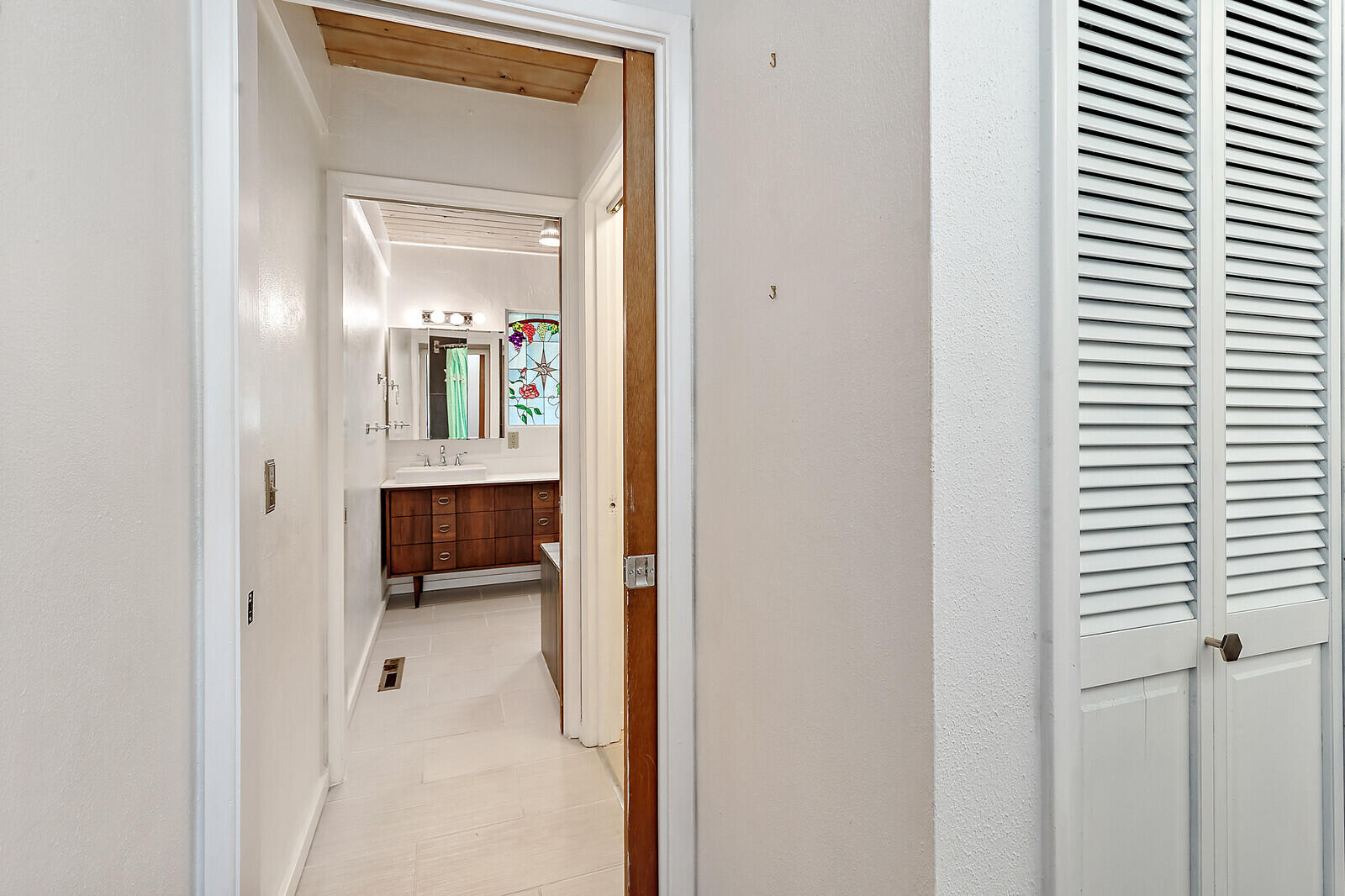 Country Club Manor - Residential