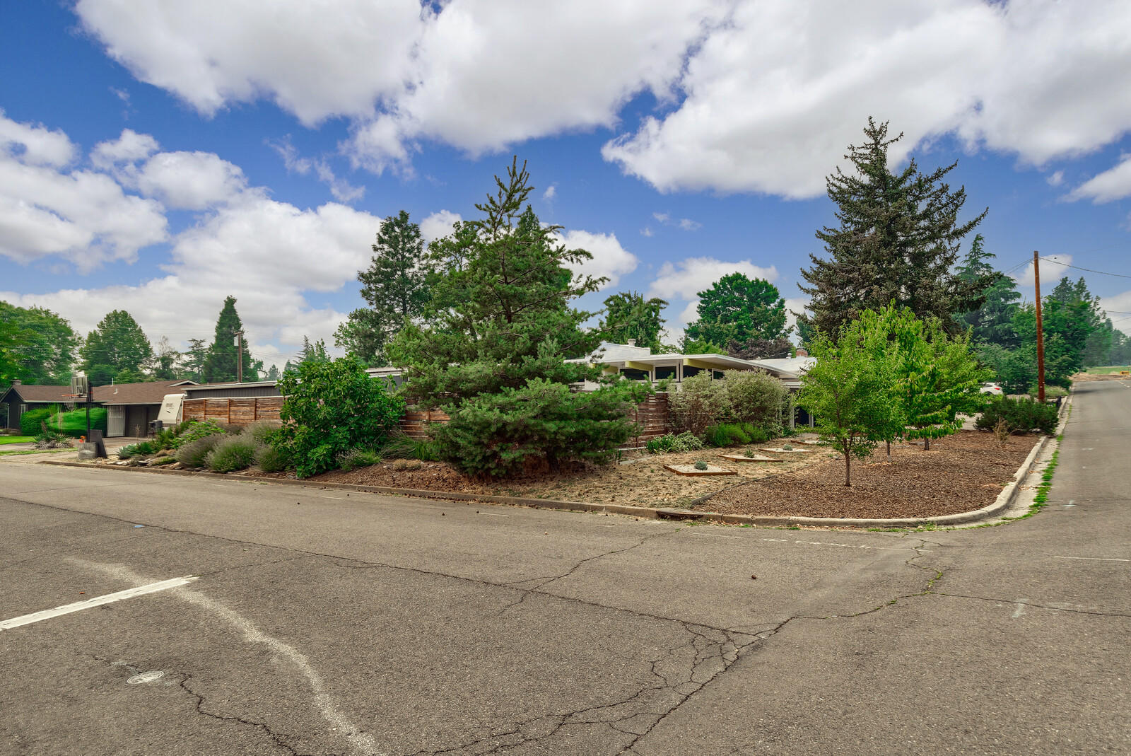 Country Club Manor - Residential