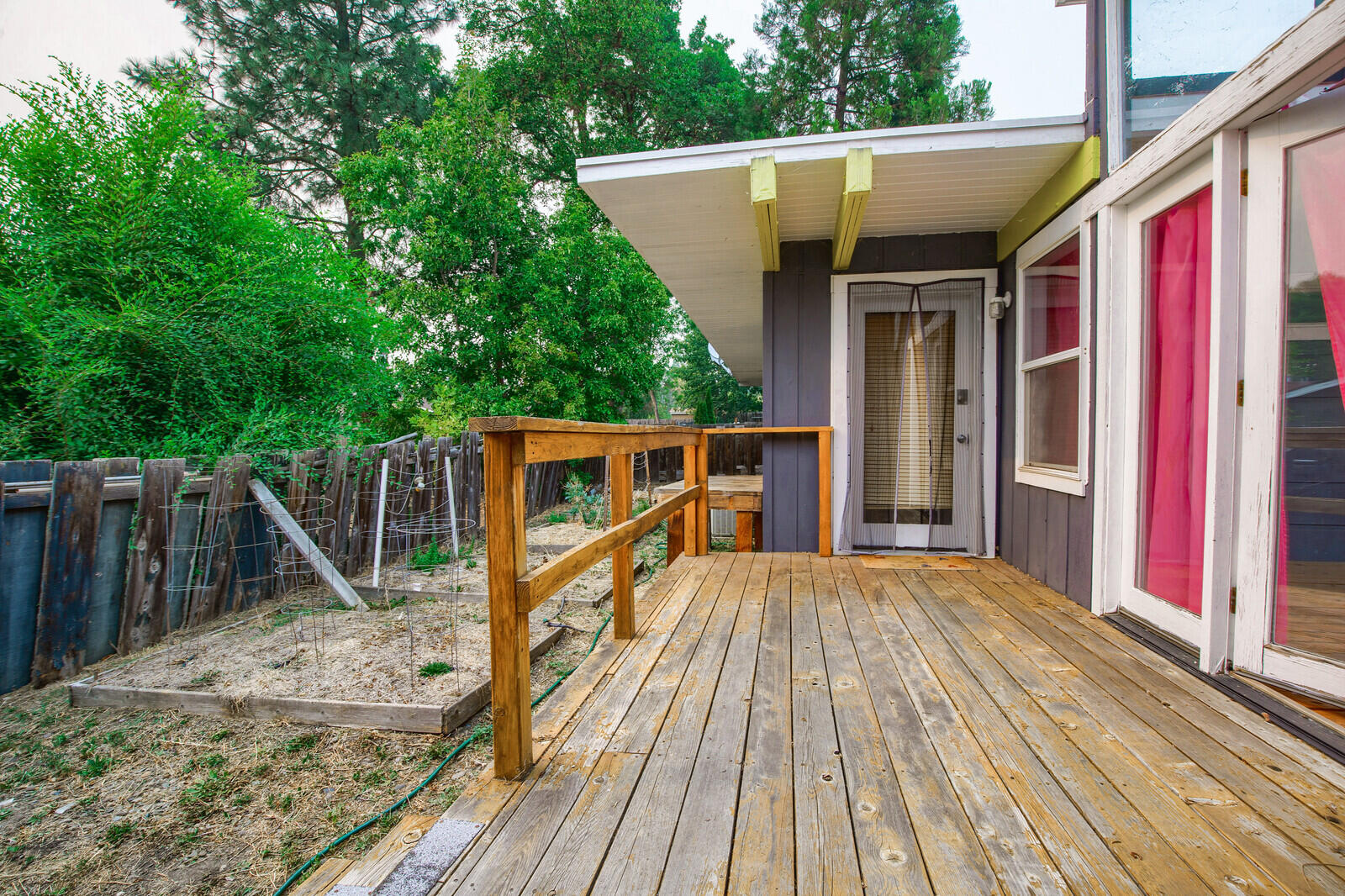 Country Club Manor - Residential