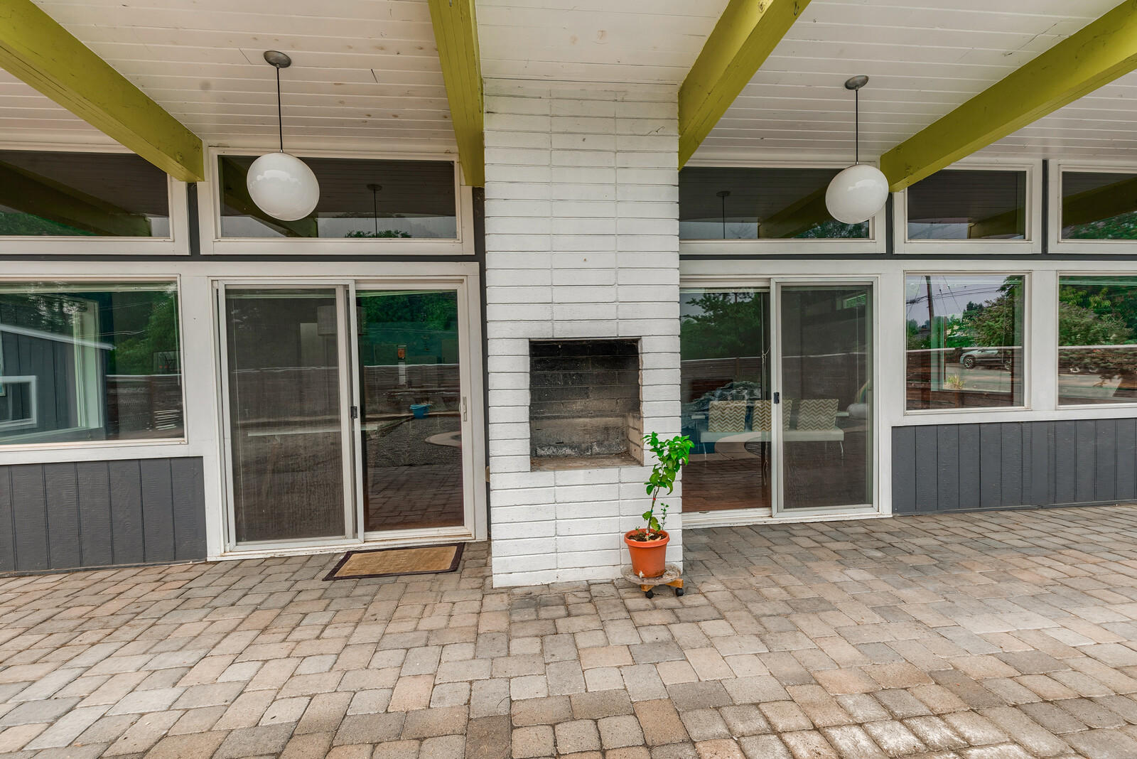 Country Club Manor - Residential