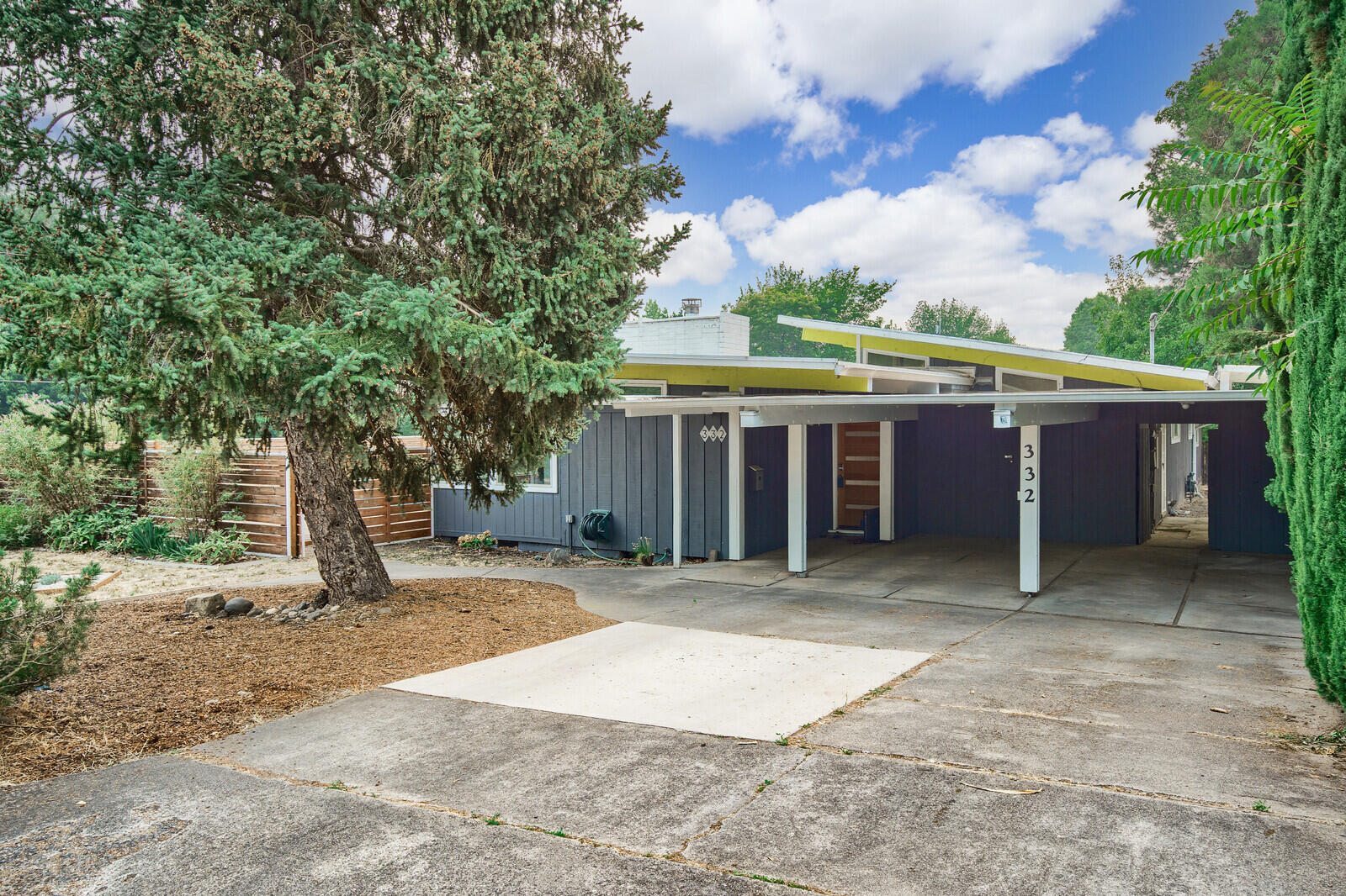 Country Club Manor - Residential