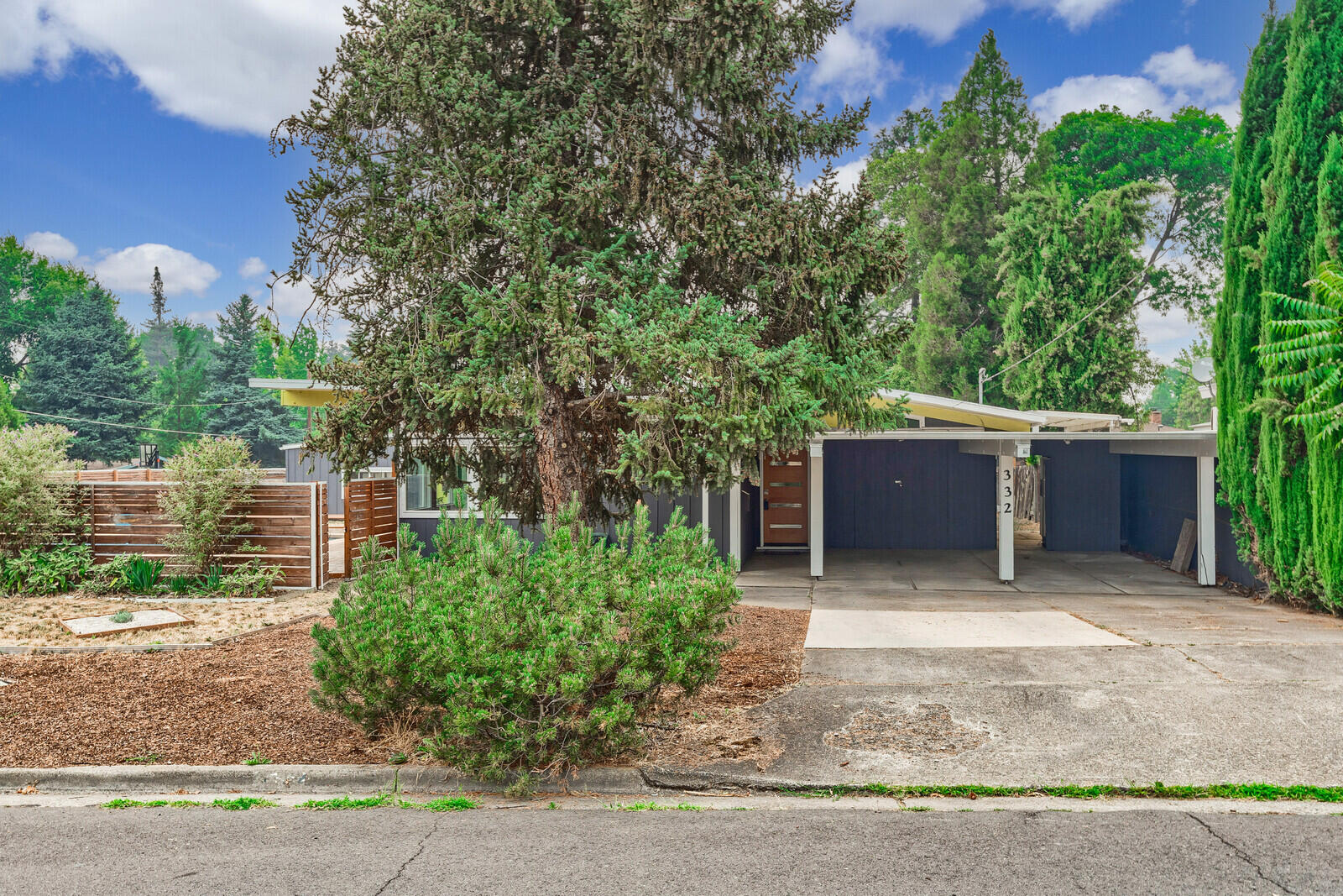 Country Club Manor - Residential