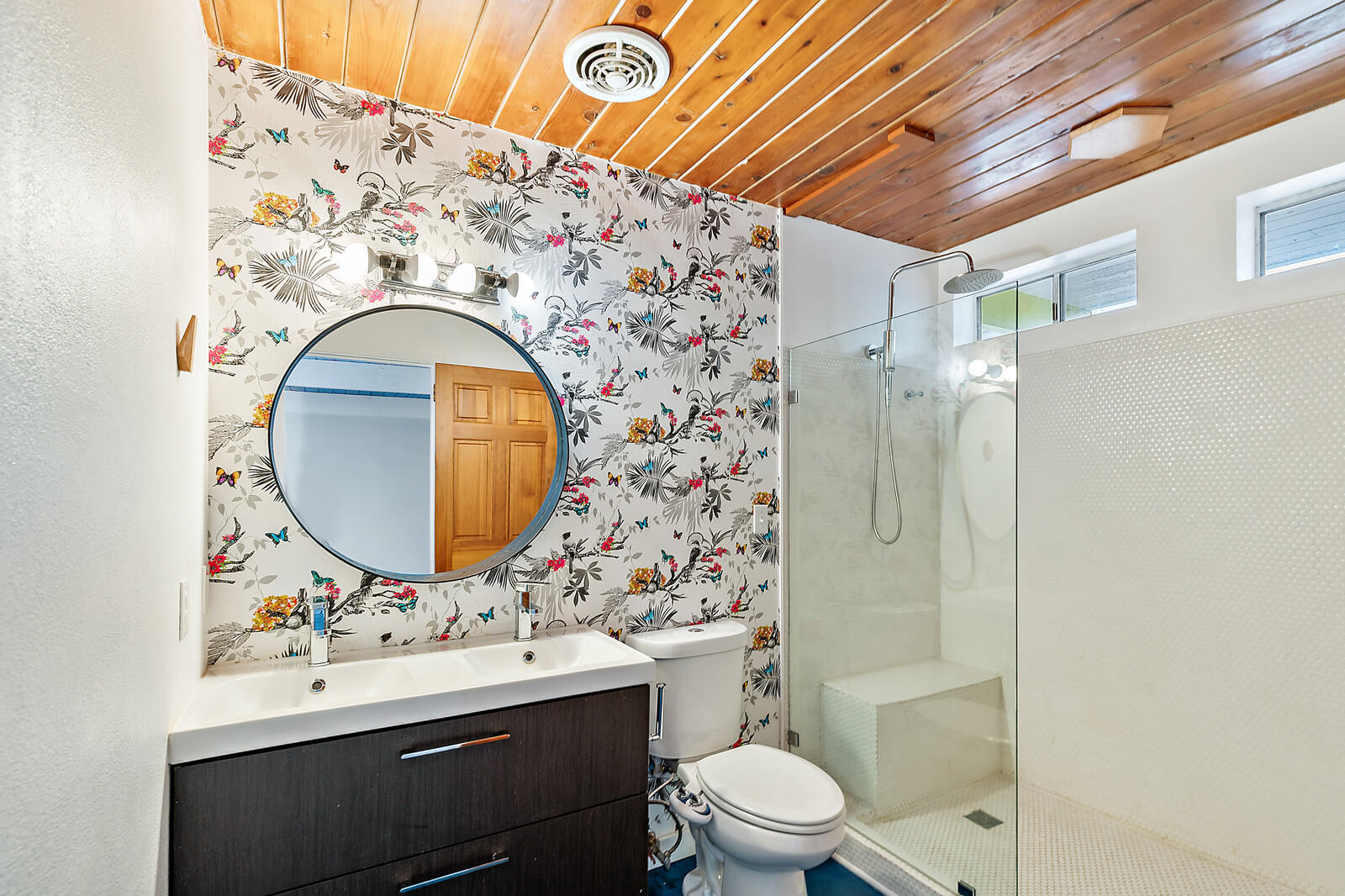 Country Club Manor - Residential