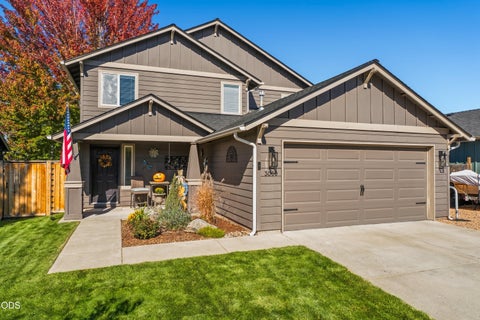 Photo of 3060 NE Yellow Ribbon Drive, Bend, OR 97701 (MLS # 220229860)