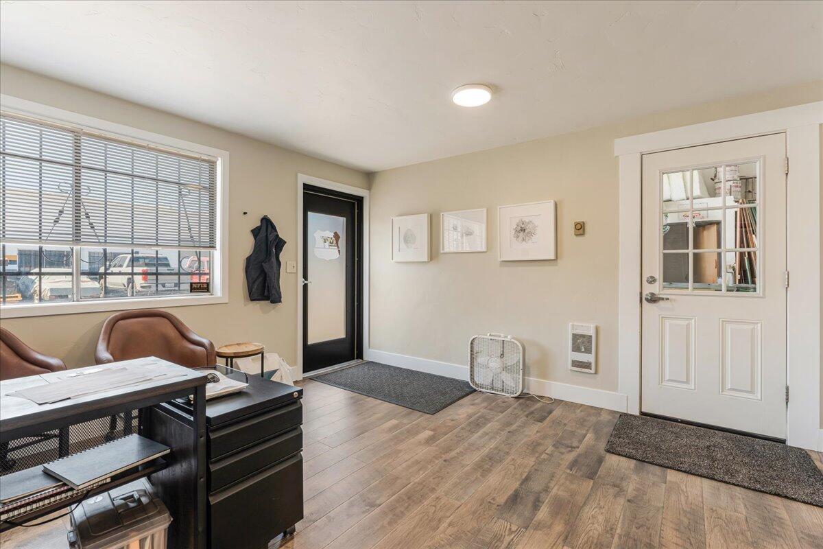 Riverside - Commercial Sale