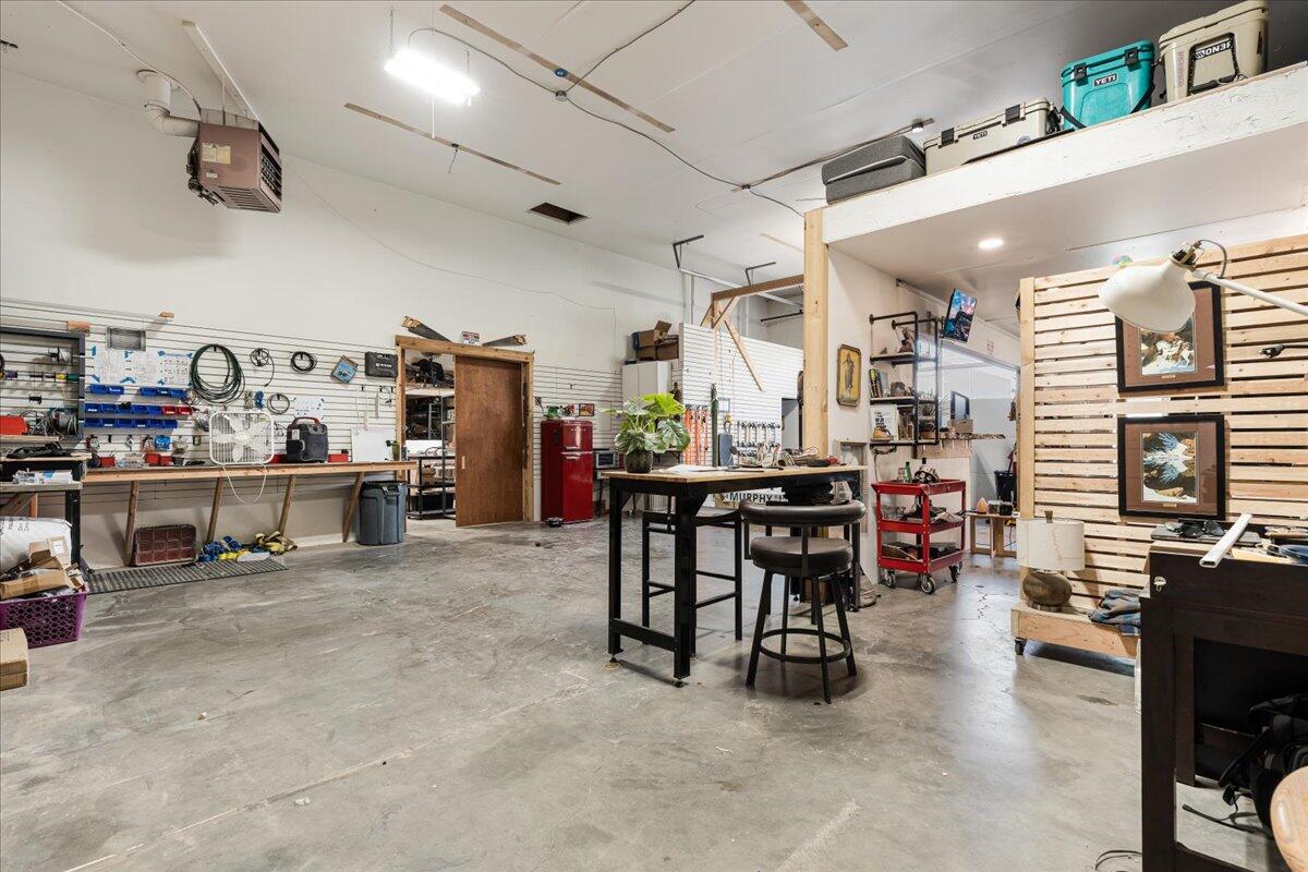 Riverside - Commercial Sale