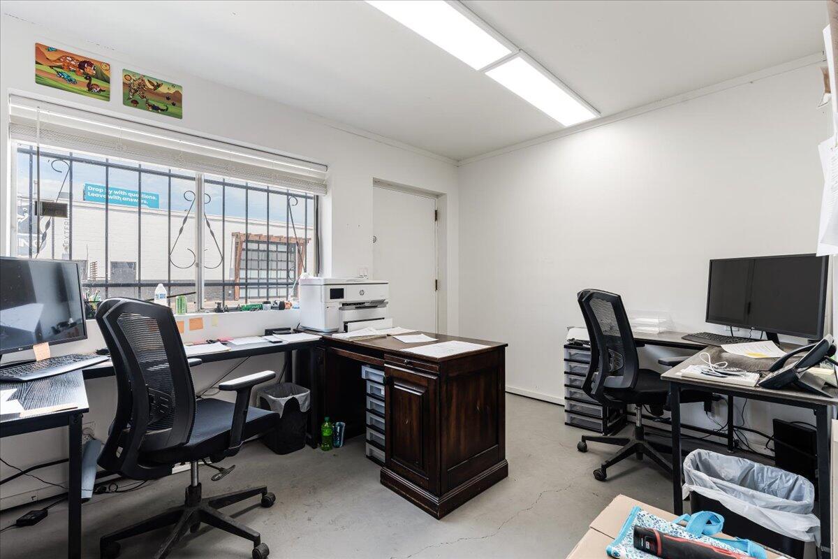 Riverside - Commercial Sale