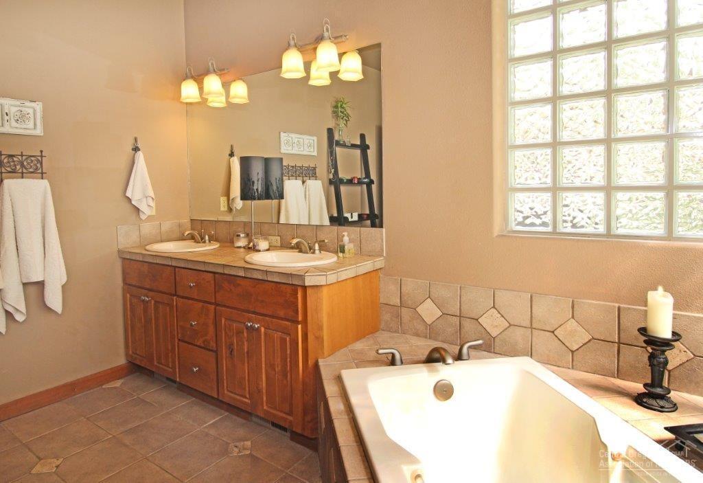 Awbrey Glen - Residential