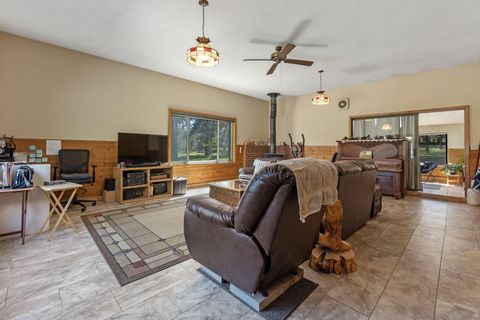Tiny photo for 12776 Antler Drive, Klamath Falls, OR 97603 (MLS # 220220098)