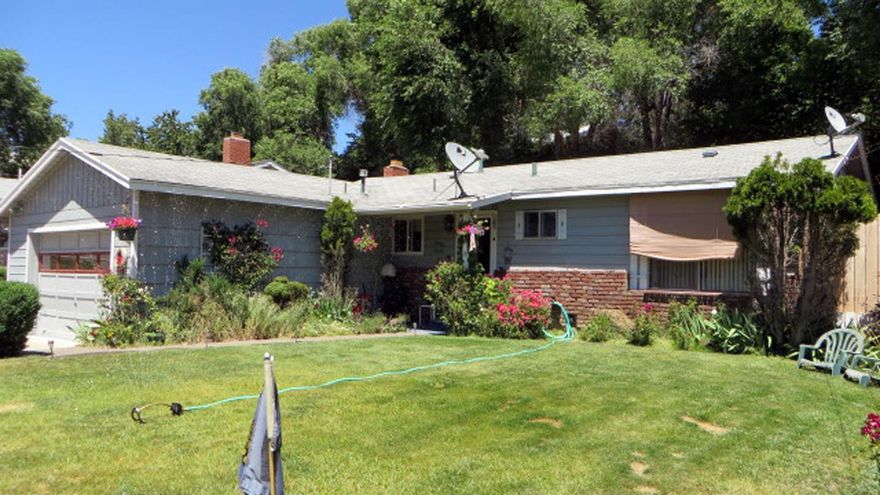 Nice 3 bedroom, close to the Lake. Living room has fireplace with gas insert. Dining area has sliders that open out to a good sized patio. All appliances are included, even the washer and dryer. There is an additional parking space between the street and the front lawn area.