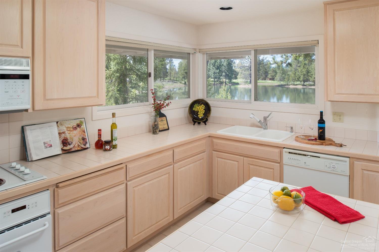 Fairway Point Villag - Residential