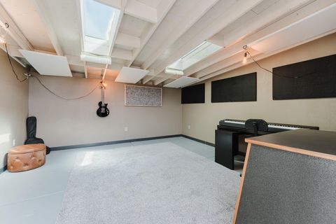 Tiny photo for 20795 Arago Circle, Bend, OR 97703 (MLS # 220219869)