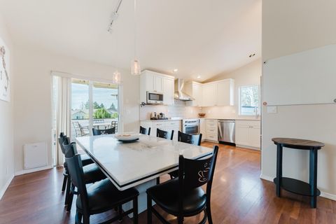 Tiny photo for 20795 Arago Circle, Bend, OR 97703 (MLS # 220219869)