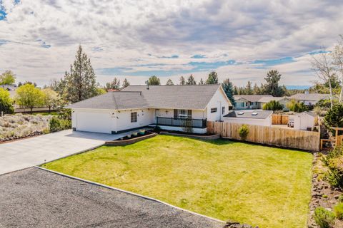 Photo of 20795 Arago Circle, Bend, OR 97703 (MLS # 220219869)