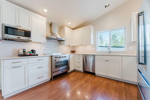 Tiny photo for 20795 Arago Circle, Bend, OR 97703 (MLS # 220219869)