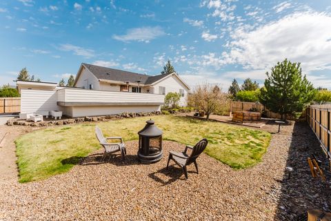 Tiny photo for 20795 Arago Circle, Bend, OR 97703 (MLS # 220219869)