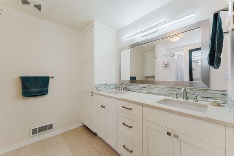 Tiny photo for 20795 Arago Circle, Bend, OR 97703 (MLS # 220219869)