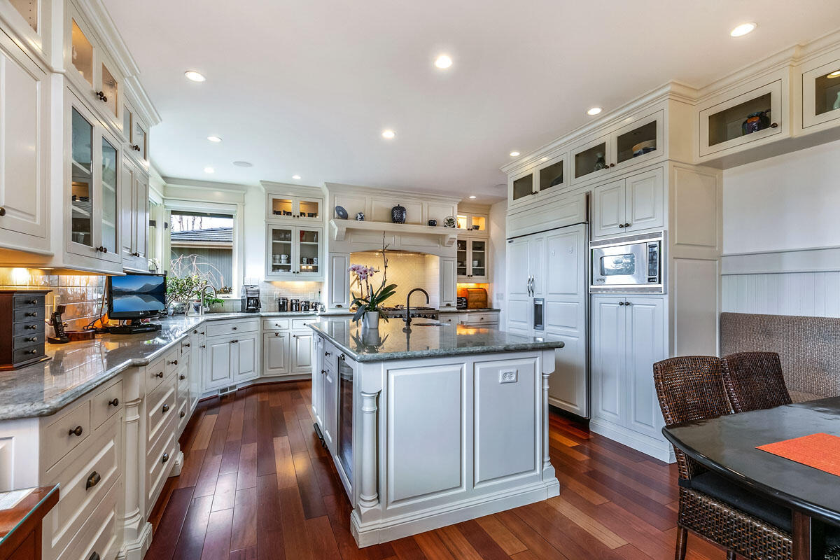 Broken Top - Residential