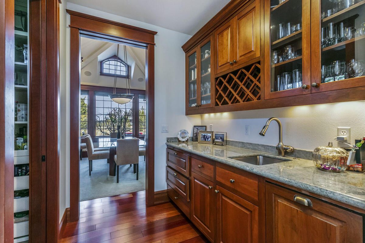 Broken Top - Residential