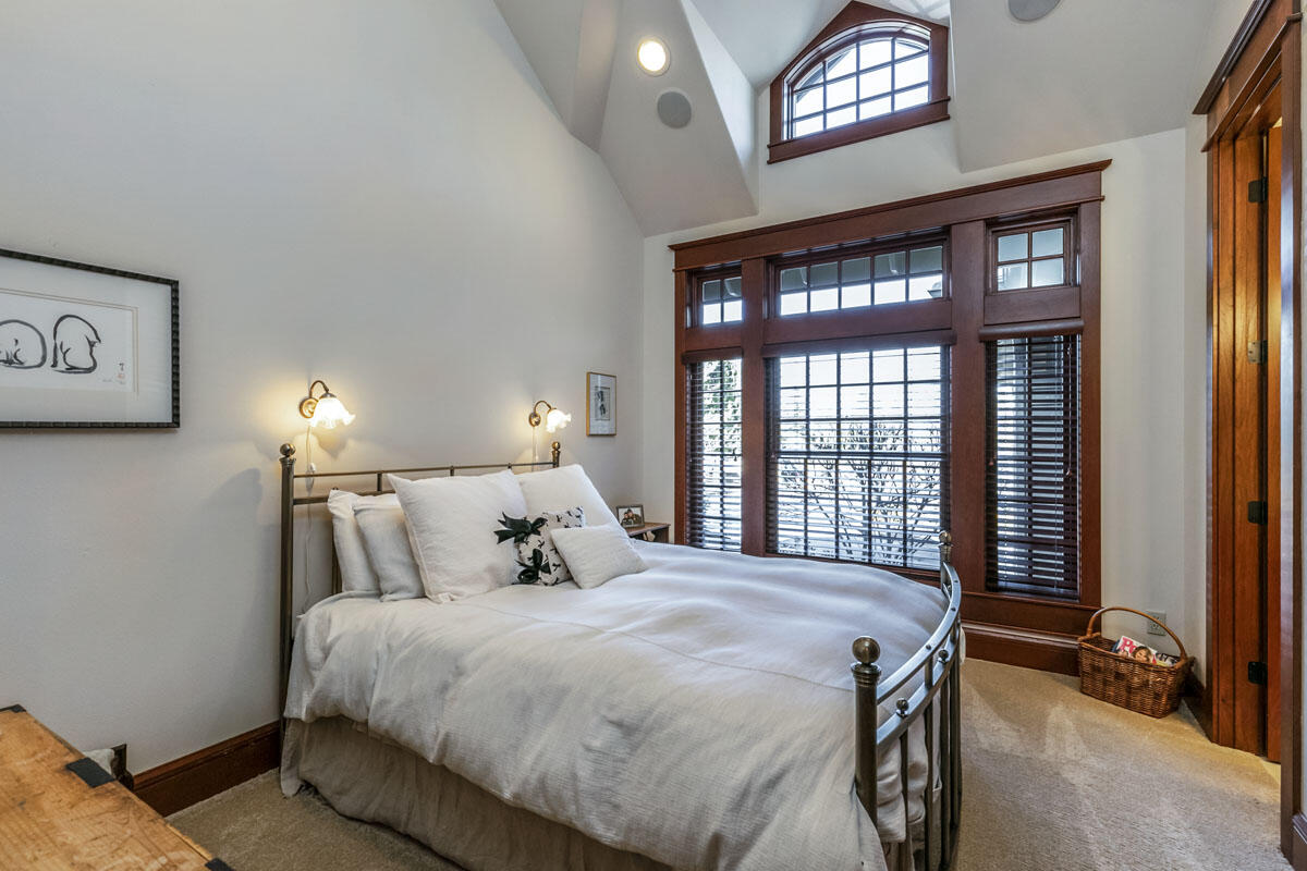 Broken Top - Residential