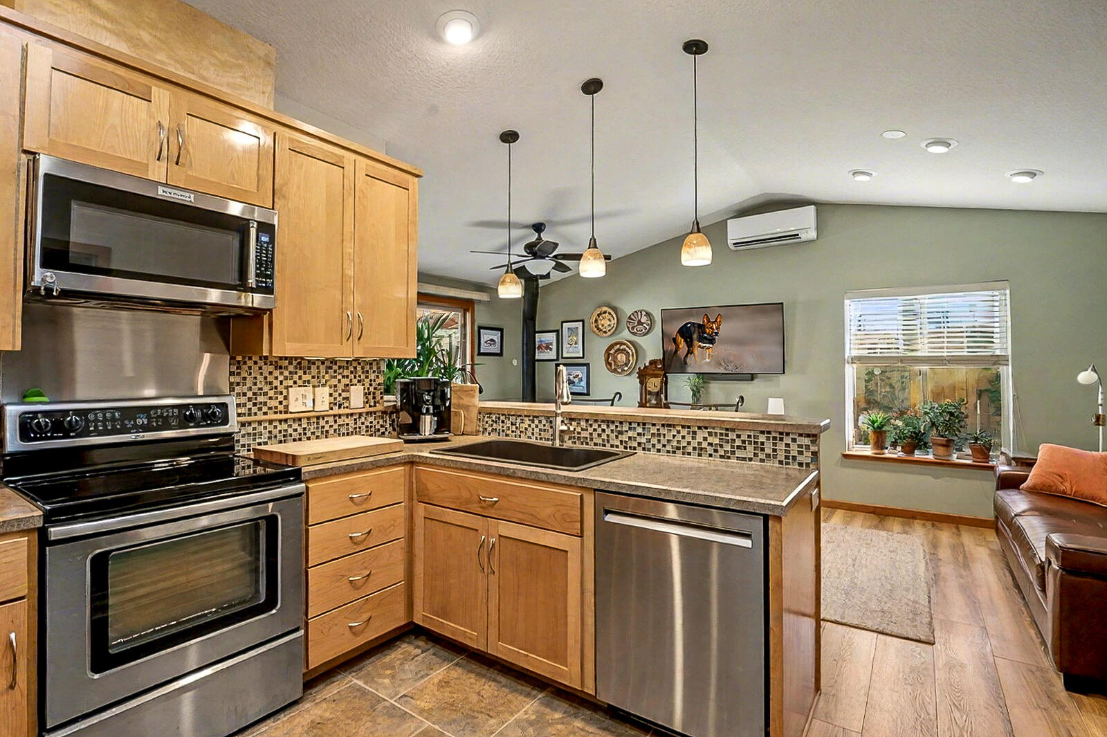 2976 NE Bluebell Lane