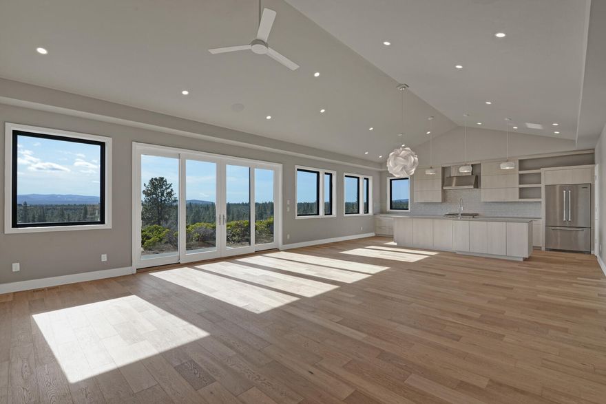 Entered for comp purposes. BendTrend-built, single level, new construction with stunning southerly views.