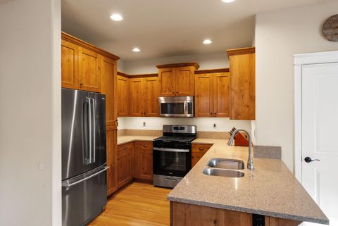 Tiny photo for 20760 NE Smoke Stack Lane, Bend, OR 97701 (MLS # 220215166)