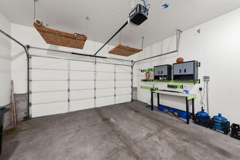 Tiny photo for 20760 NE Smoke Stack Lane, Bend, OR 97701 (MLS # 220215166)