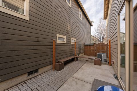 Tiny photo for 20760 NE Smoke Stack Lane, Bend, OR 97701 (MLS # 220215166)