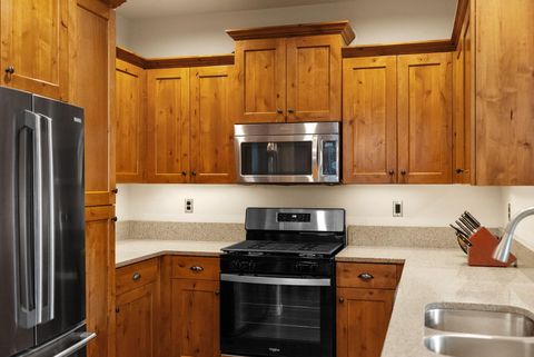 Tiny photo for 20760 NE Smoke Stack Lane, Bend, OR 97701 (MLS # 220215166)