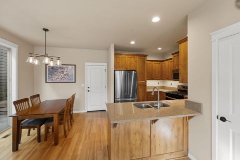 Tiny photo for 20760 NE Smoke Stack Lane, Bend, OR 97701 (MLS # 220215166)