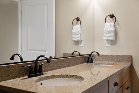 Tiny photo for 20760 NE Smoke Stack Lane, Bend, OR 97701 (MLS # 220215166)