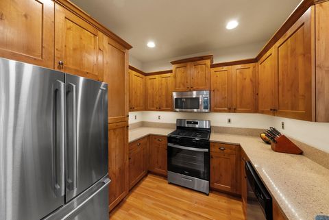 Tiny photo for 20760 NE Smoke Stack Lane, Bend, OR 97701 (MLS # 220215166)