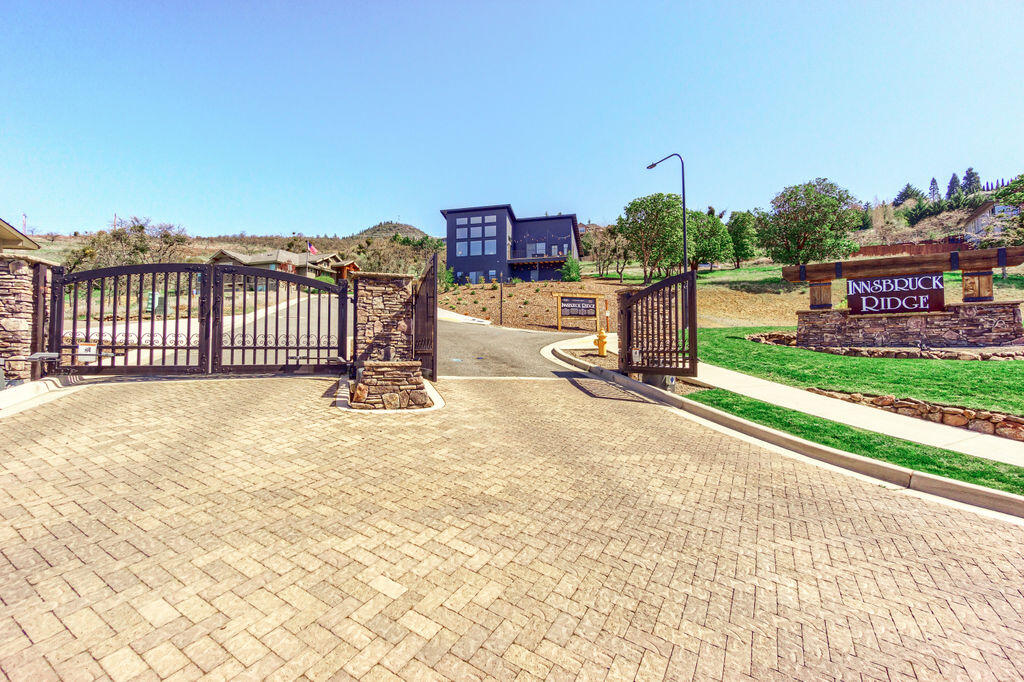 Innsbruck Ridge At Vista Pointe Phase 1 And 2 - Residential