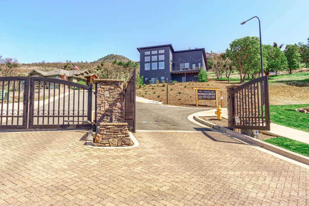 Innsbruck Ridge At Vista Pointe Phase 1 And 2 - Residential