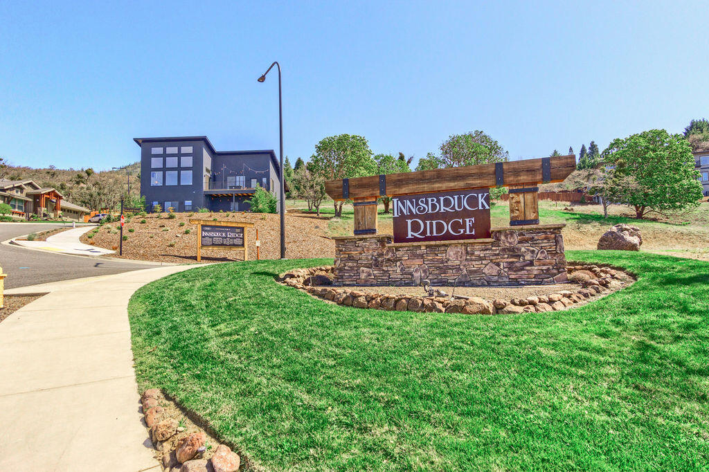 Innsbruck Ridge At Vista Pointe Phase 1 And 2 - Residential