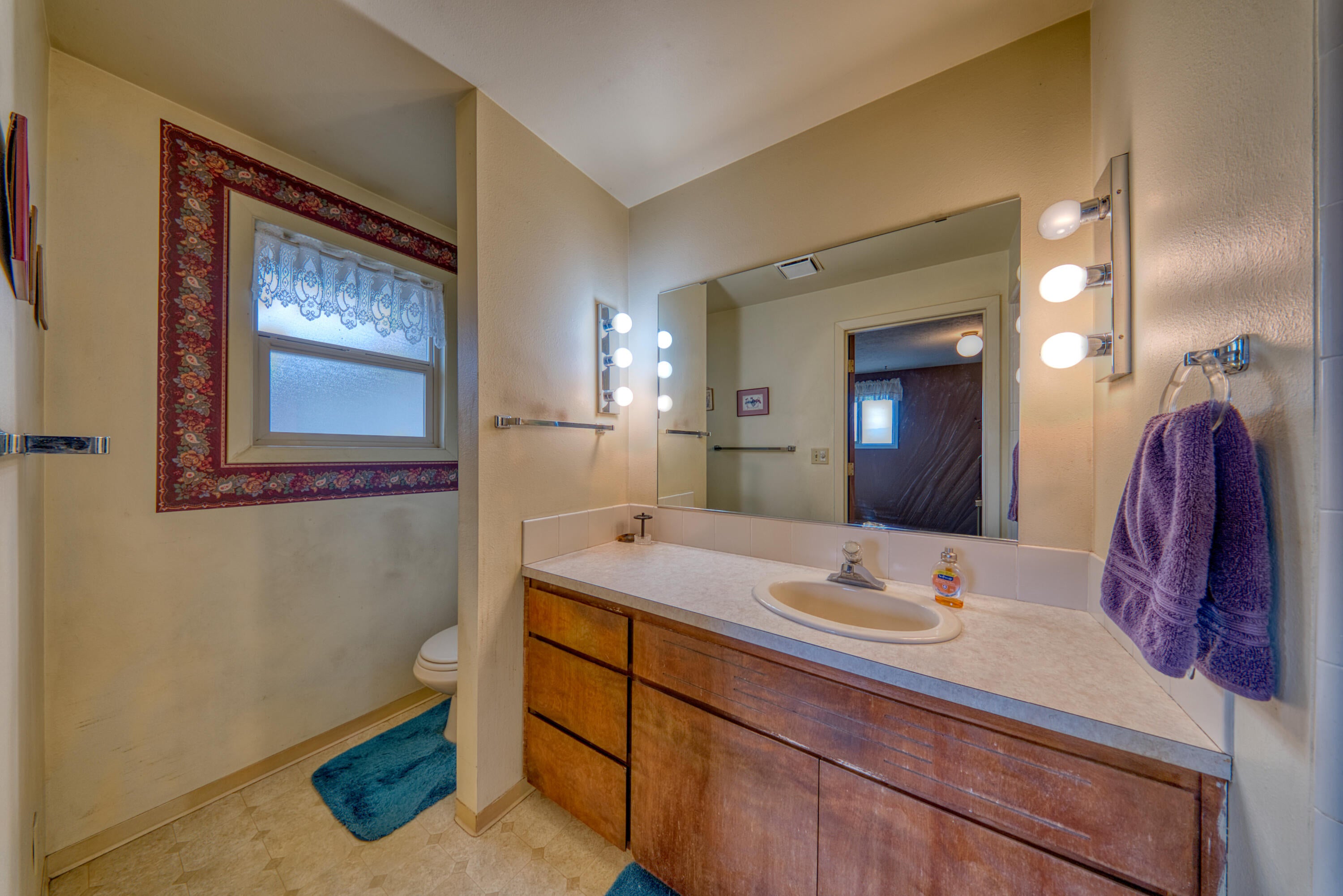 26690 Horsell Rd, Bend, OR, 97701, USA, 3 Bedrooms Bedrooms, ,2 BathroomsBathrooms,Residential,Active,26690 Horsell Rd,220216024