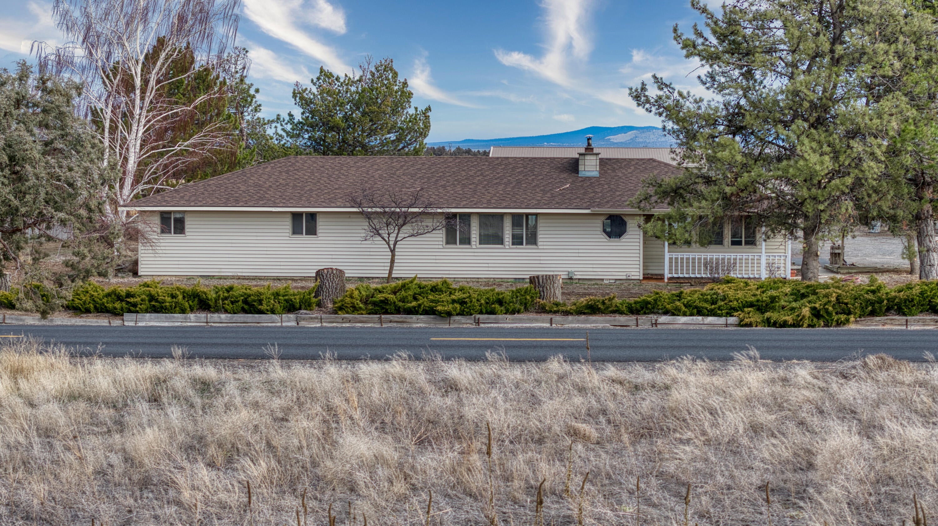 26690 Horsell Rd, Bend, OR, 97701, USA, 3 Bedrooms Bedrooms, ,2 BathroomsBathrooms,Residential,Active,26690 Horsell Rd,220216024