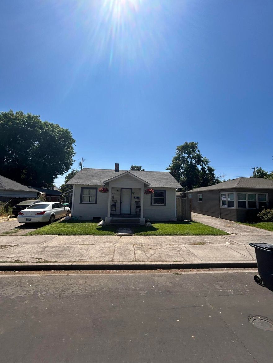 Great investment opportunity.   Live in one home and rent out the other.  Both units are 2 bedroom and 1 bath.  Walking distance to schools and parks.