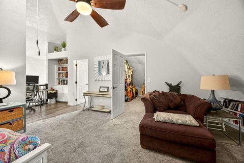 Tiny photo for 730 Grover Street, Ashland, OR 97520 (MLS # 220215191)