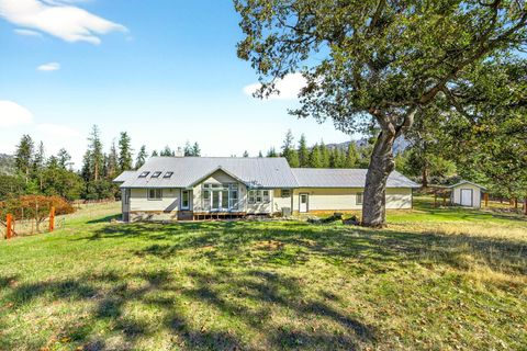 Tiny photo for 2467 Eastside Road, Jacksonville, OR 97530 (MLS # 220210900)
