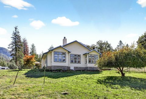Tiny photo for 2467 Eastside Road, Jacksonville, OR 97530 (MLS # 220210900)