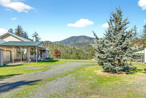 Tiny photo for 2467 Eastside Road, Jacksonville, OR 97530 (MLS # 220210900)
