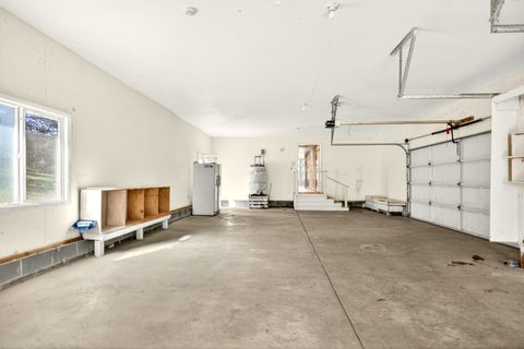 Tiny photo for 2467 Eastside Road, Jacksonville, OR 97530 (MLS # 220210900)