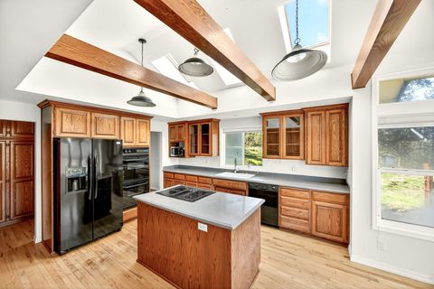 Tiny photo for 2467 Eastside Road, Jacksonville, OR 97530 (MLS # 220210900)