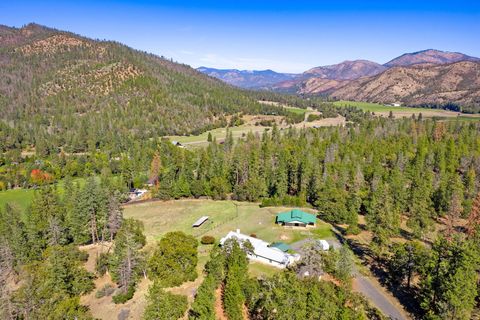 Tiny photo for 2467 Eastside Road, Jacksonville, OR 97530 (MLS # 220210900)
