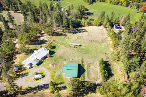 Tiny photo for 2467 Eastside Road, Jacksonville, OR 97530 (MLS # 220210900)