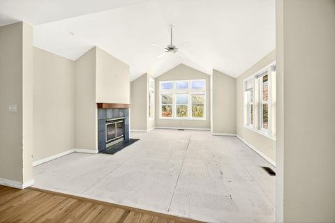Tiny photo for 2467 Eastside Road, Jacksonville, OR 97530 (MLS # 220210900)